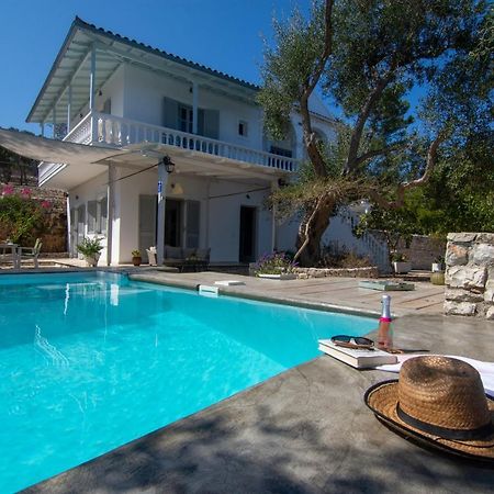 Paxosblue Suites & Villas ガイオス エクステリア 写真