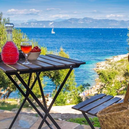 Paxosblue Suites & Villas ガイオス エクステリア 写真