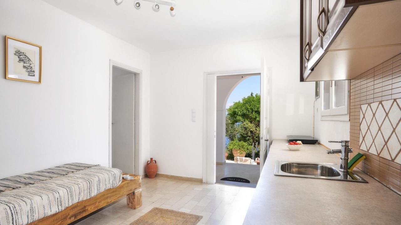 Paxosblue Suites & Villas ガイオス エクステリア 写真