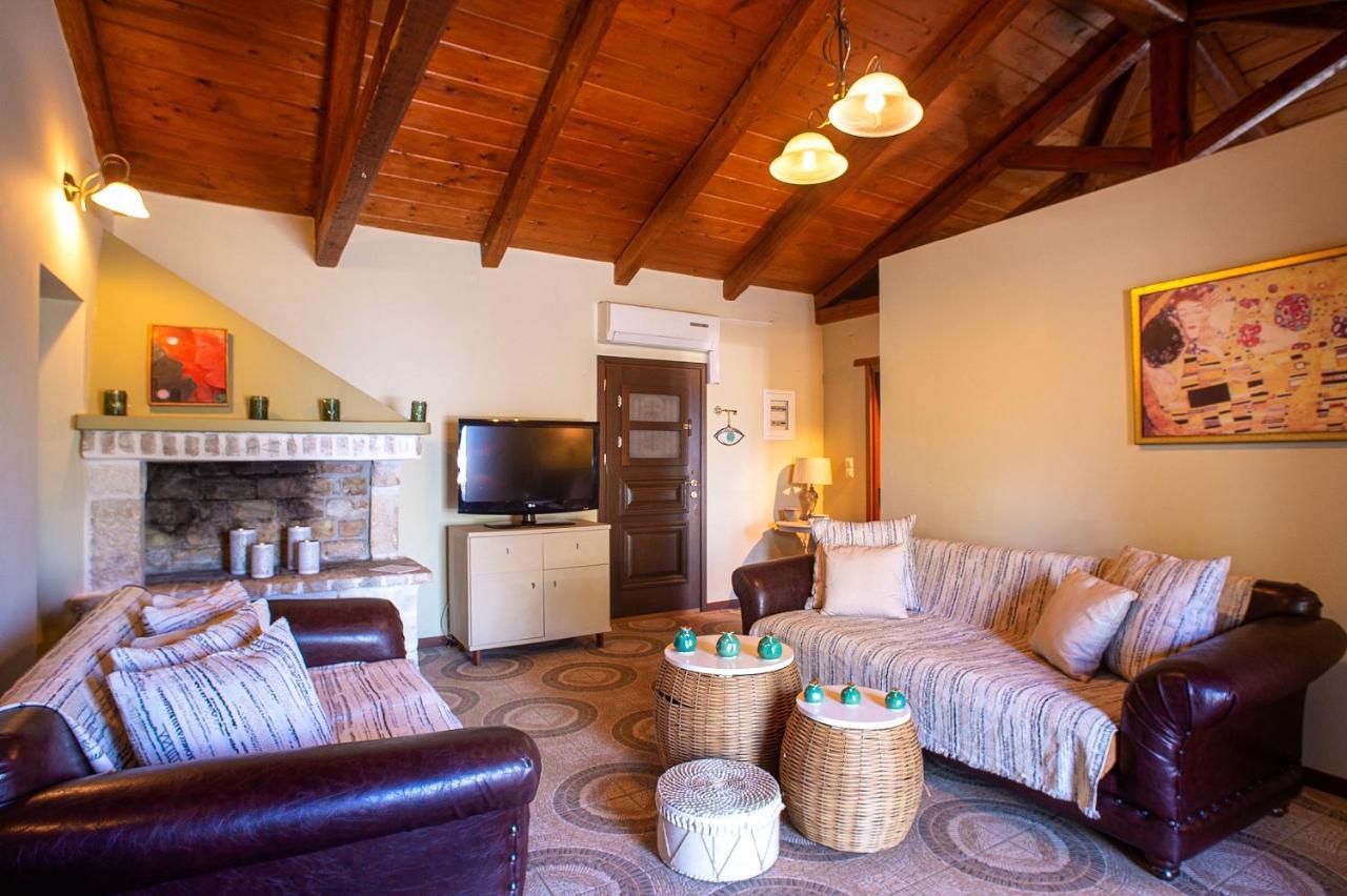 Paxosblue Suites & Villas ガイオス エクステリア 写真