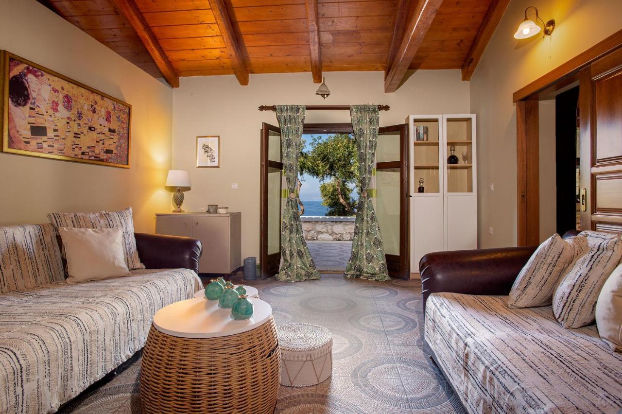 Paxosblue Suites & Villas ガイオス エクステリア 写真