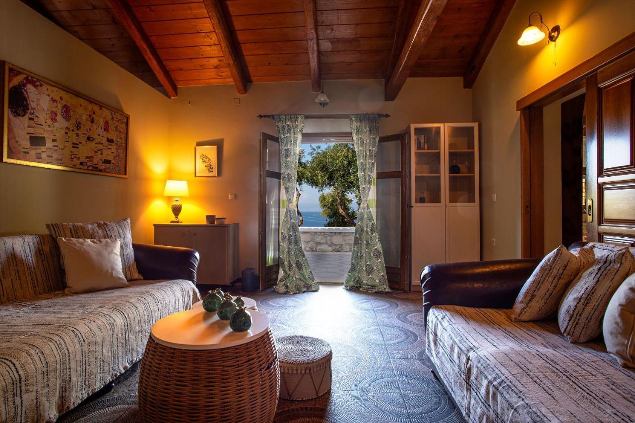Paxosblue Suites & Villas ガイオス エクステリア 写真