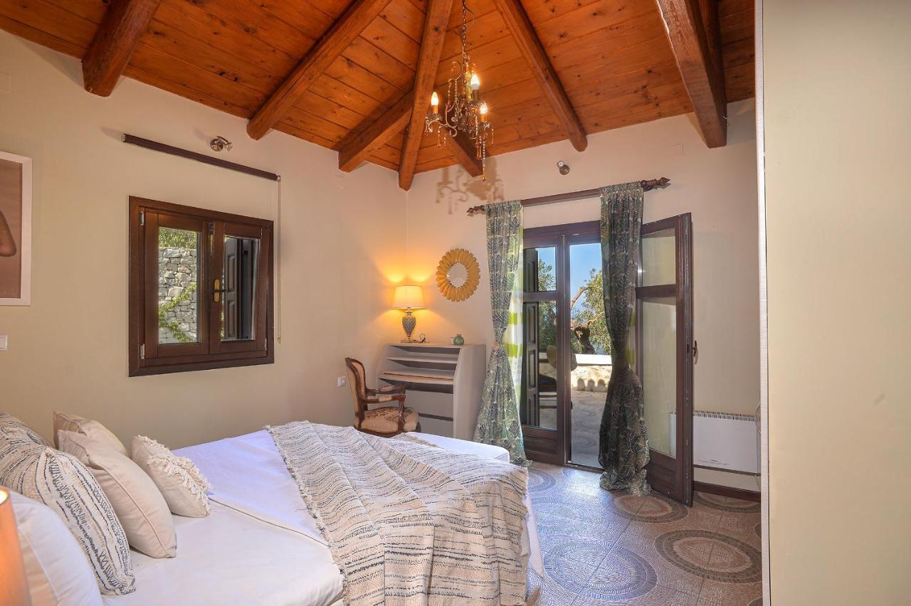 Paxosblue Suites & Villas ガイオス エクステリア 写真