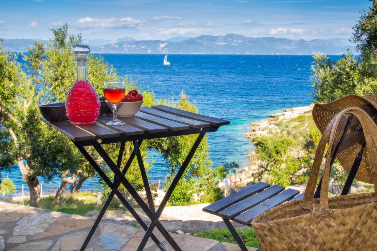 Paxosblue Suites & Villas ガイオス エクステリア 写真