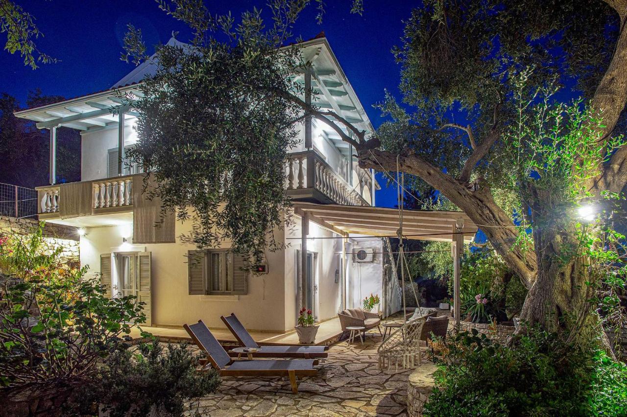 Paxosblue Suites & Villas ガイオス エクステリア 写真