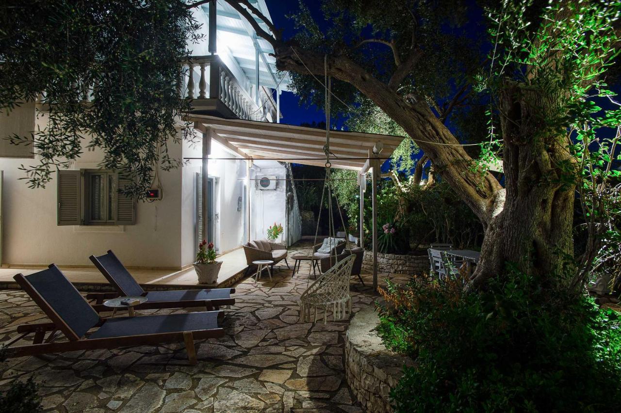 Paxosblue Suites & Villas ガイオス エクステリア 写真
