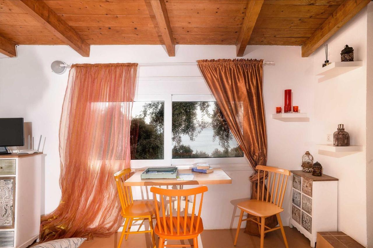 Paxosblue Suites & Villas ガイオス エクステリア 写真