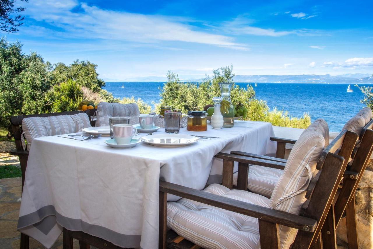 Paxosblue Suites & Villas ガイオス エクステリア 写真