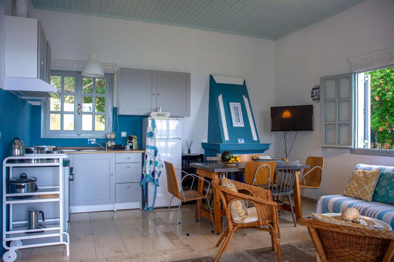 Paxosblue Suites & Villas ガイオス エクステリア 写真