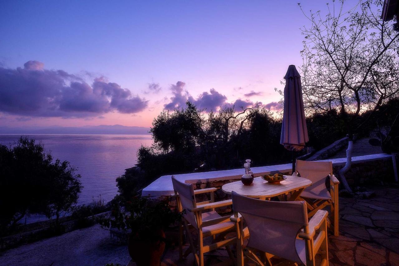Paxosblue Suites & Villas ガイオス エクステリア 写真